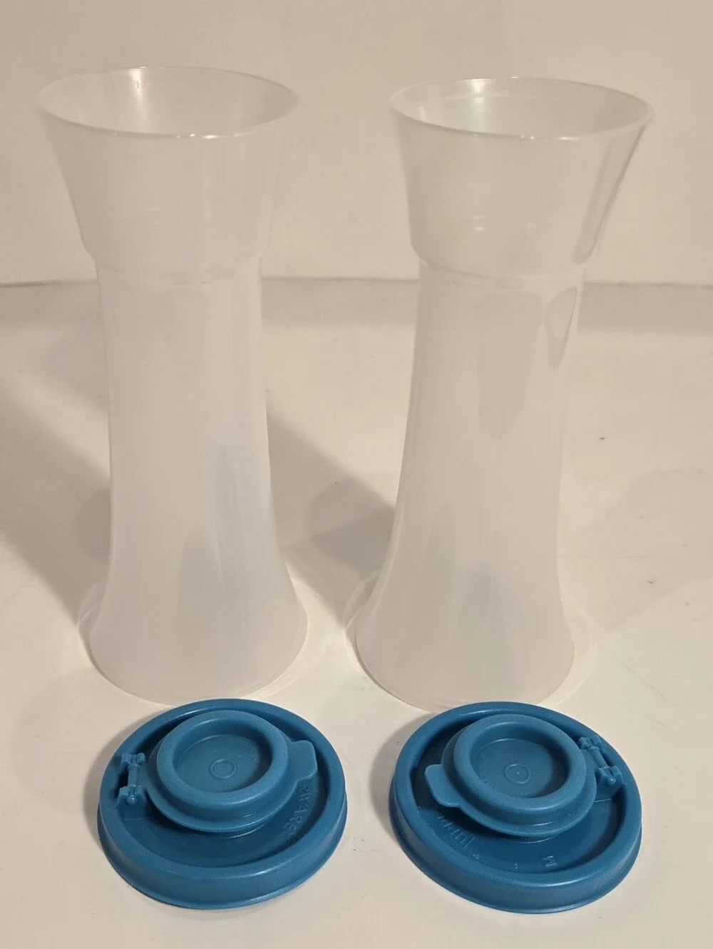 Large Tupperware Hourglass Salt and Pepper Shakers Set Clear With Teal Snap Tops